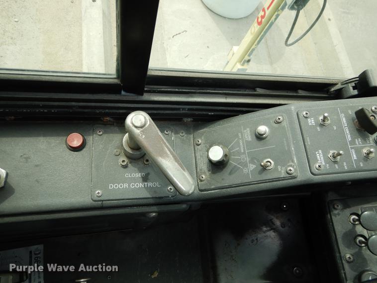 image for item DB6202 2000 Gillig Phantom C21B102N4 transit bus