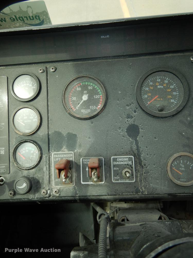 image for item DB6202 2000 Gillig Phantom C21B102N4 transit bus