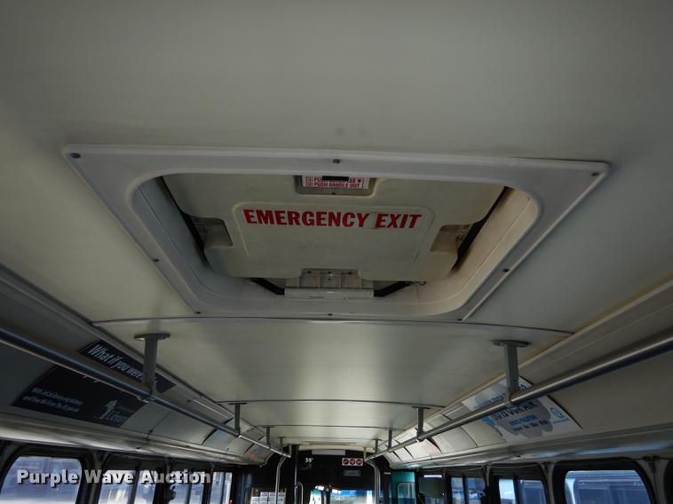 image for item DB6202 2000 Gillig Phantom C21B102N4 transit bus