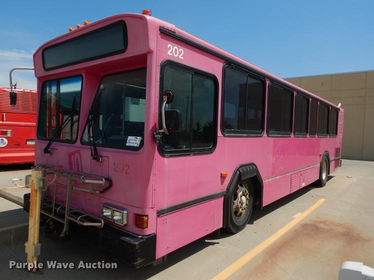 image for item DB6205 2001 Gillig Phantom C21B102N4 transit bus