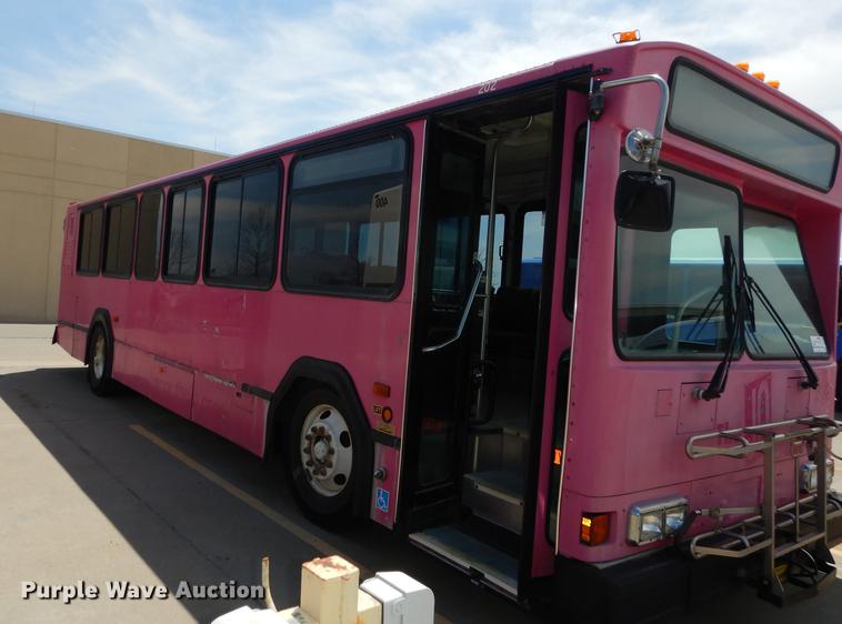 image for item DB6205 2001 Gillig Phantom C21B102N4 transit bus