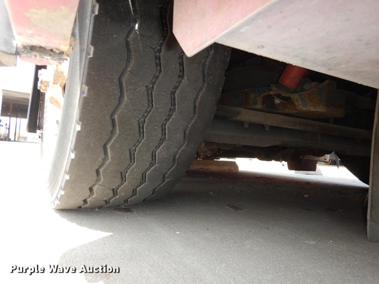 image for item DB6205 2001 Gillig Phantom C21B102N4 transit bus