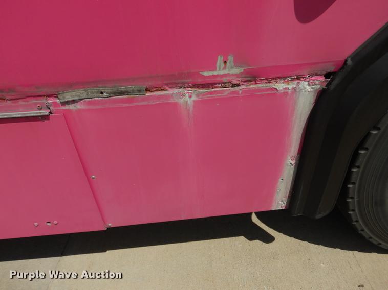 image for item DB6205 2001 Gillig Phantom C21B102N4 transit bus