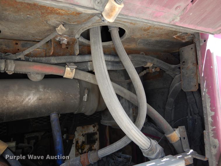 image for item DB6205 2001 Gillig Phantom C21B102N4 transit bus