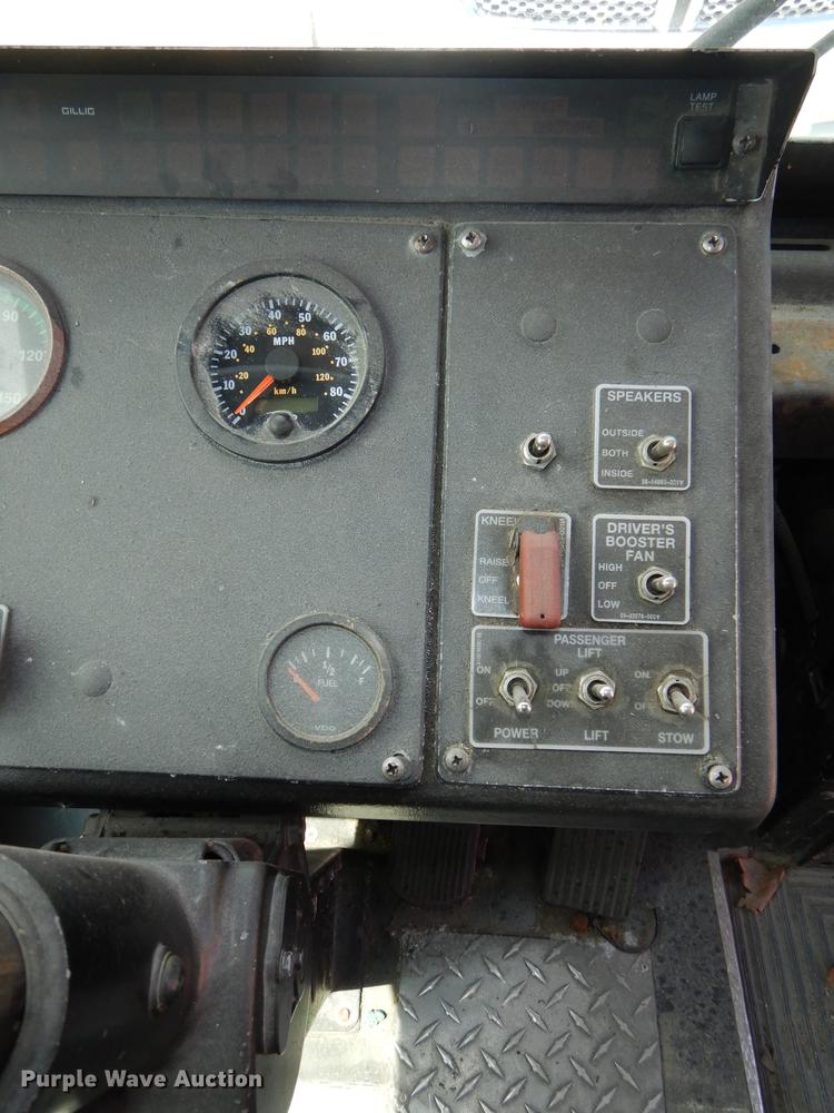 image for item DB6205 2001 Gillig Phantom C21B102N4 transit bus