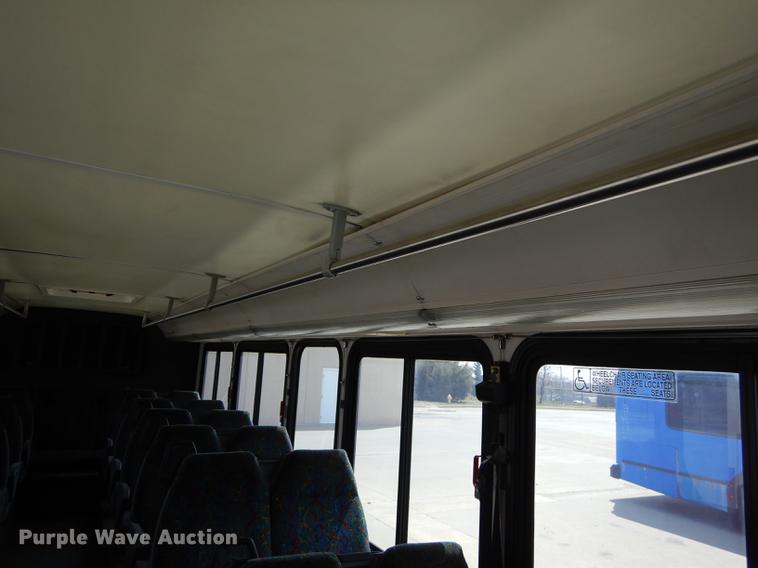 image for item DB6205 2001 Gillig Phantom C21B102N4 transit bus