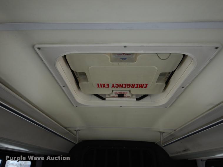 image for item DB6205 2001 Gillig Phantom C21B102N4 transit bus