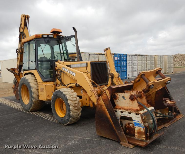 image for item DC0464 1993 John Deere 710D backhoe