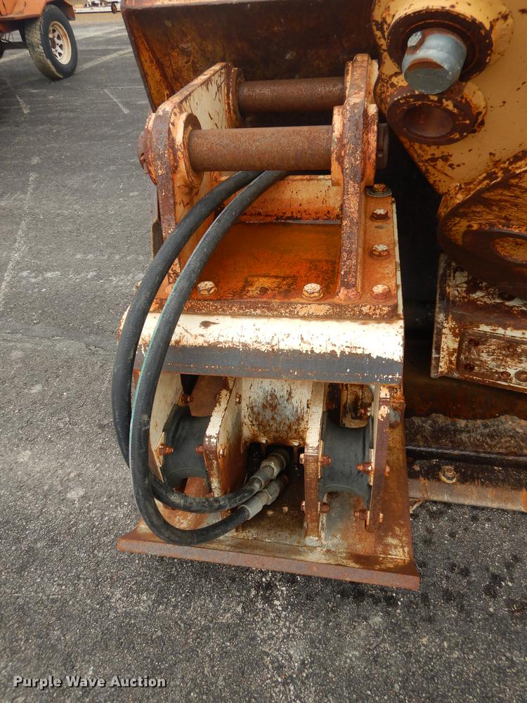 image for item DC0464 1993 John Deere 710D backhoe