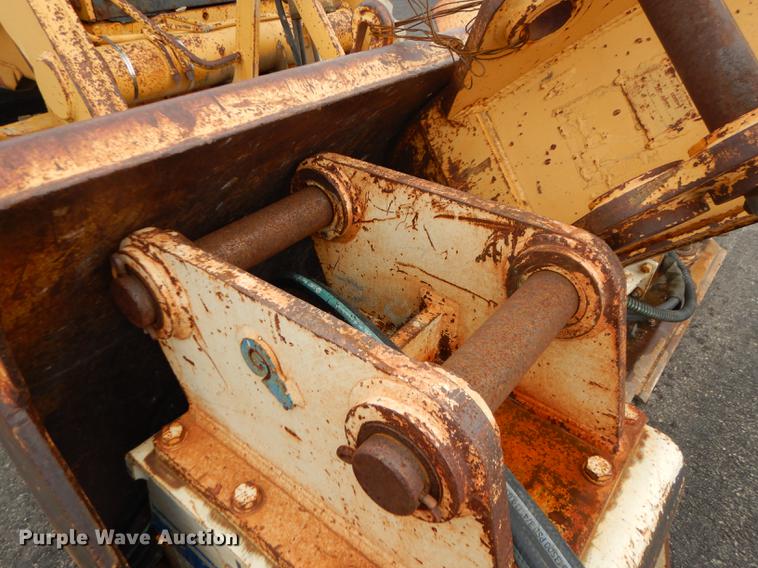 image for item DC0464 1993 John Deere 710D backhoe