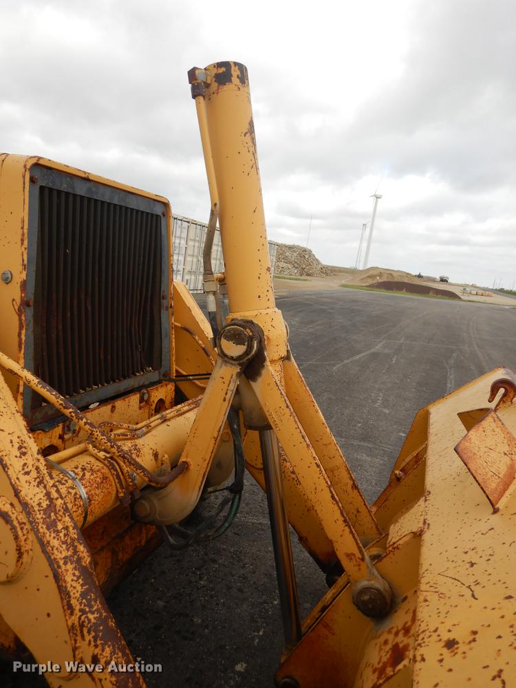 image for item DC0464 1993 John Deere 710D backhoe