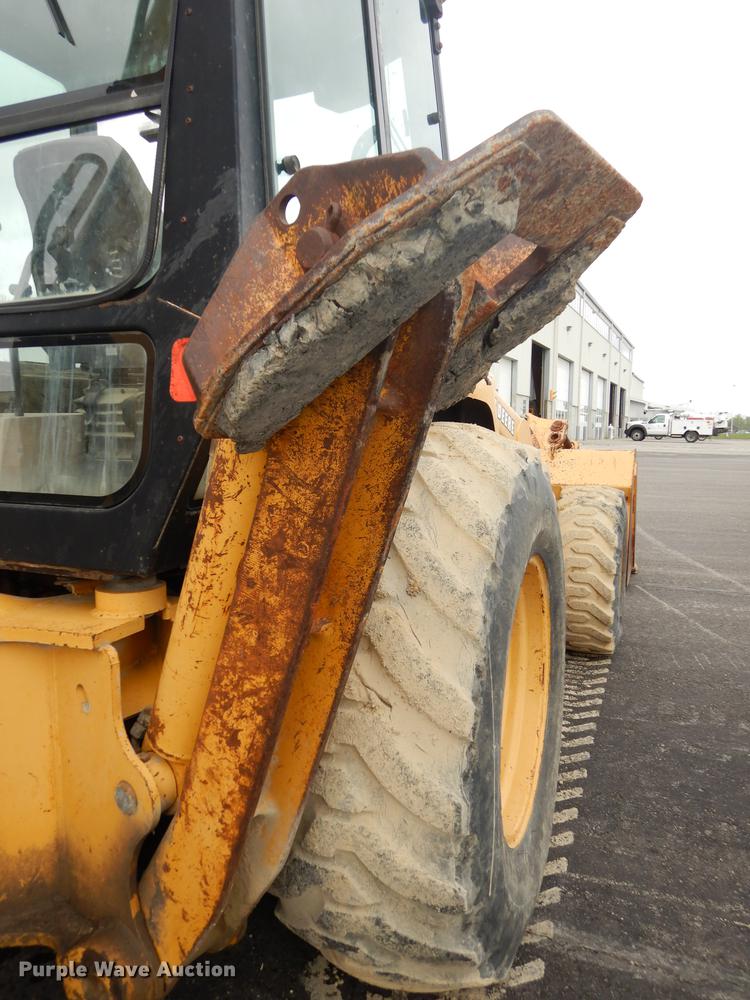 image for item DC0464 1993 John Deere 710D backhoe