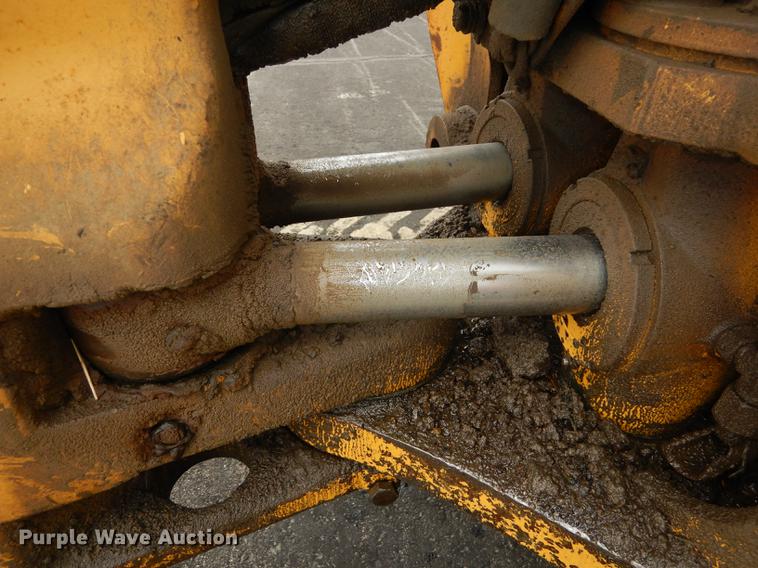 image for item DC0464 1993 John Deere 710D backhoe
