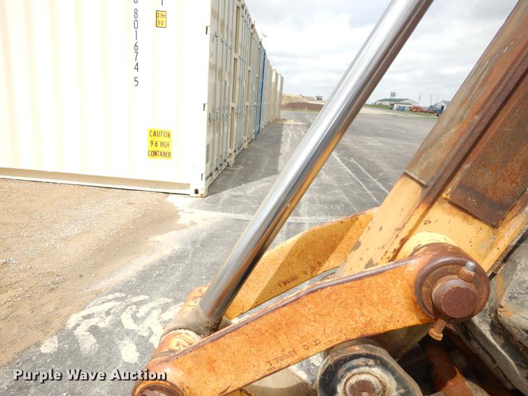 image for item DC0464 1993 John Deere 710D backhoe