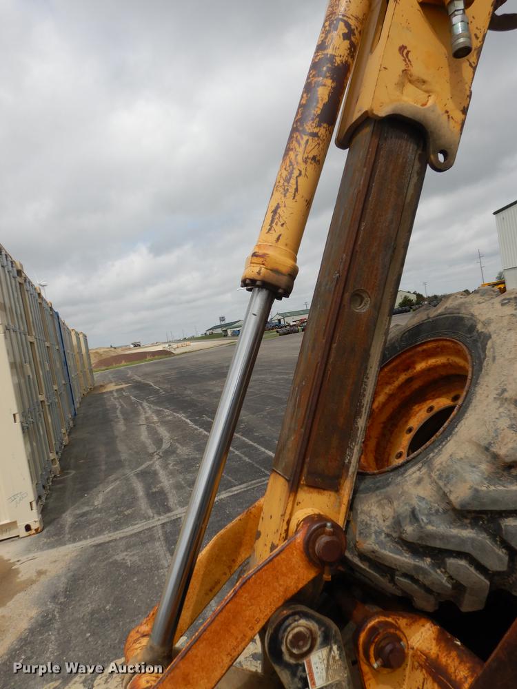 image for item DC0464 1993 John Deere 710D backhoe