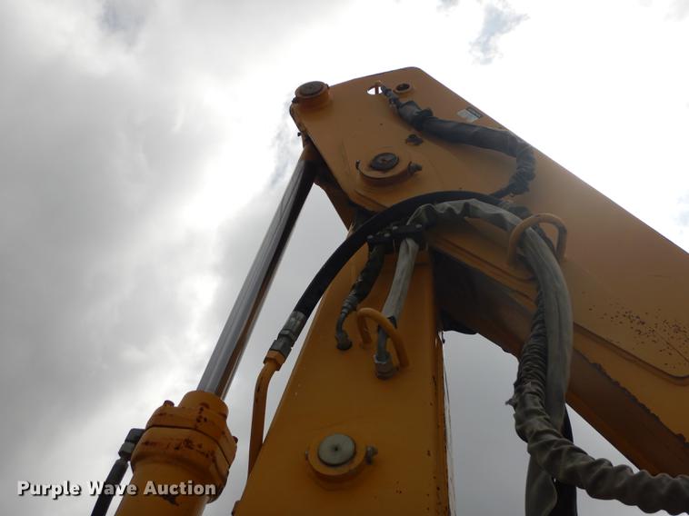 image for item DC0464 1993 John Deere 710D backhoe