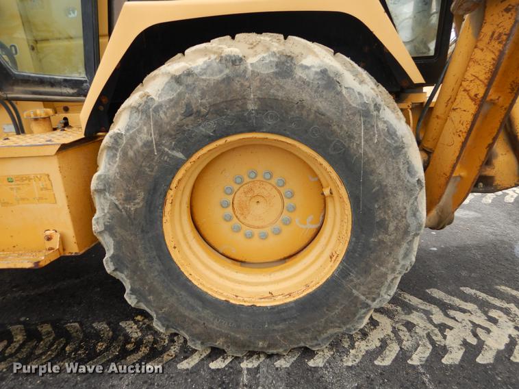 image for item DC0464 1993 John Deere 710D backhoe