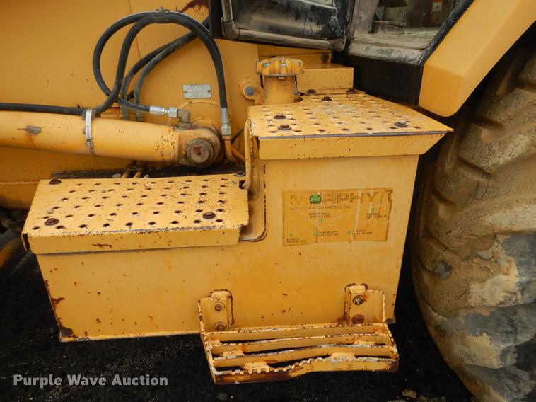 image for item DC0464 1993 John Deere 710D backhoe