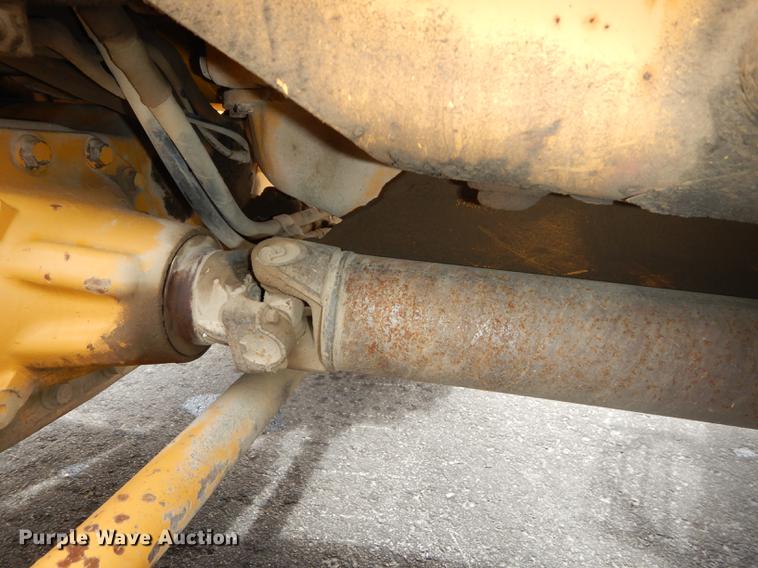 image for item DC0464 1993 John Deere 710D backhoe