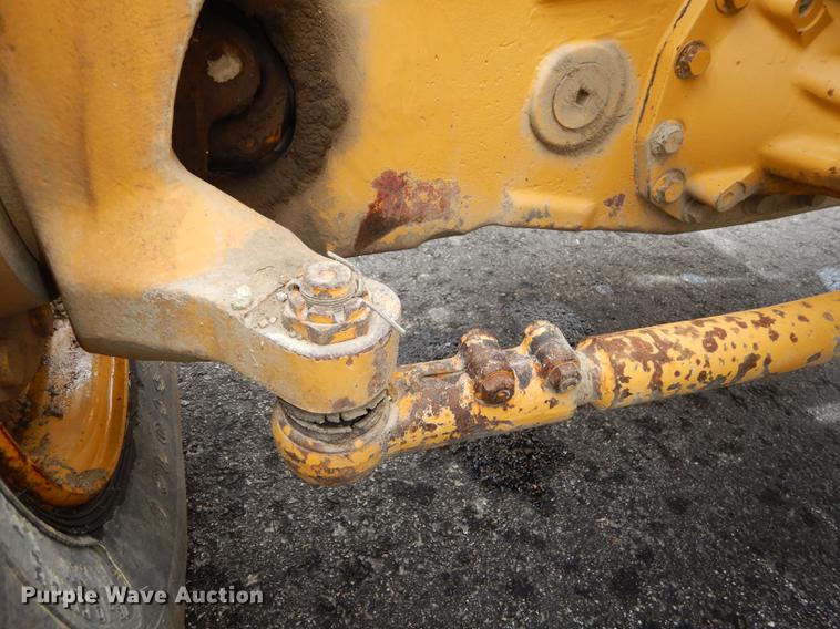 image for item DC0464 1993 John Deere 710D backhoe