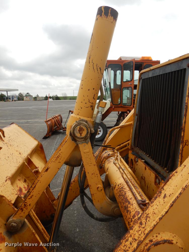 image for item DC0464 1993 John Deere 710D backhoe