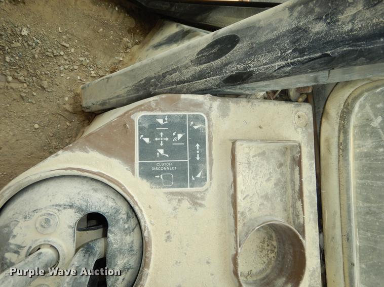 image for item DC0464 1993 John Deere 710D backhoe