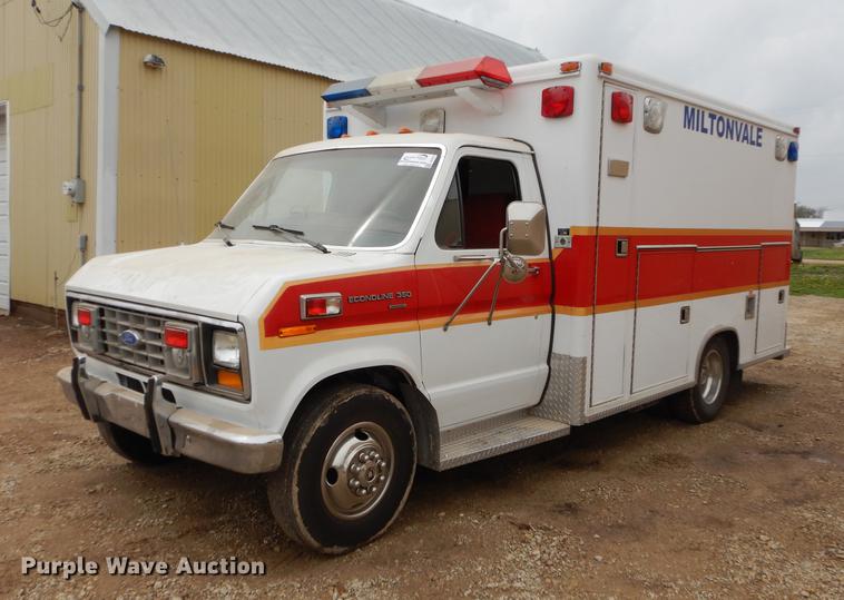 image for item DC0473 1989 Ford Econoline E350 XL ambulance
