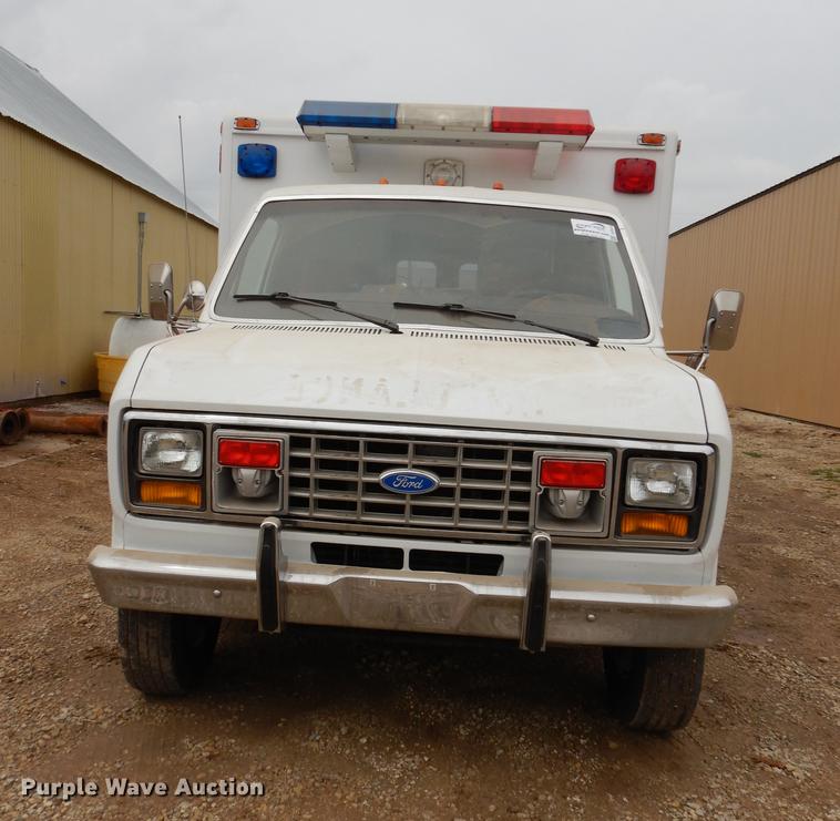 image for item DC0473 1989 Ford Econoline E350 XL ambulance