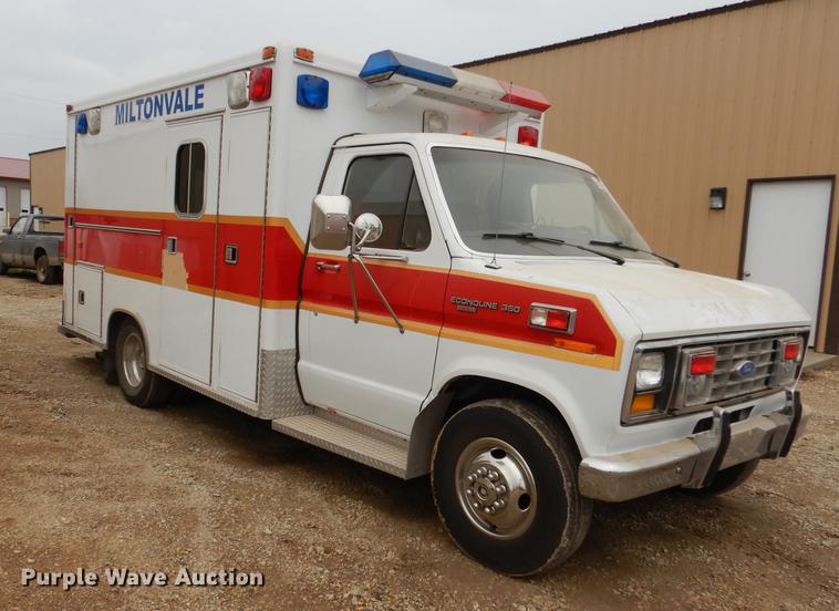 image for item DC0473 1989 Ford Econoline E350 XL ambulance