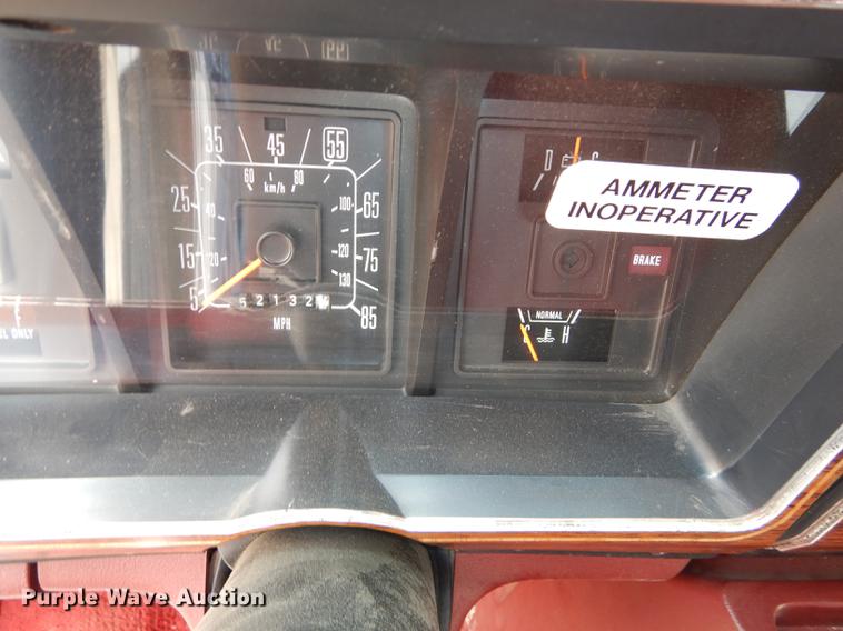 image for item DC0473 1989 Ford Econoline E350 XL ambulance