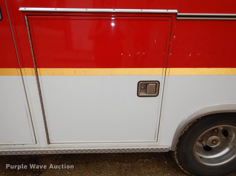 image for item DC0473 1989 Ford Econoline E350 XL ambulance