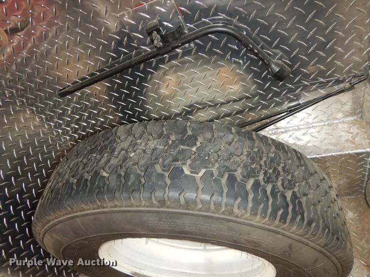 image for item DC0473 1989 Ford Econoline E350 XL ambulance