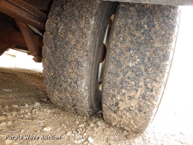 image for item DC0473 1989 Ford Econoline E350 XL ambulance