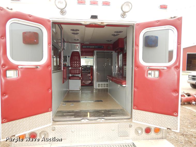 image for item DC0473 1989 Ford Econoline E350 XL ambulance