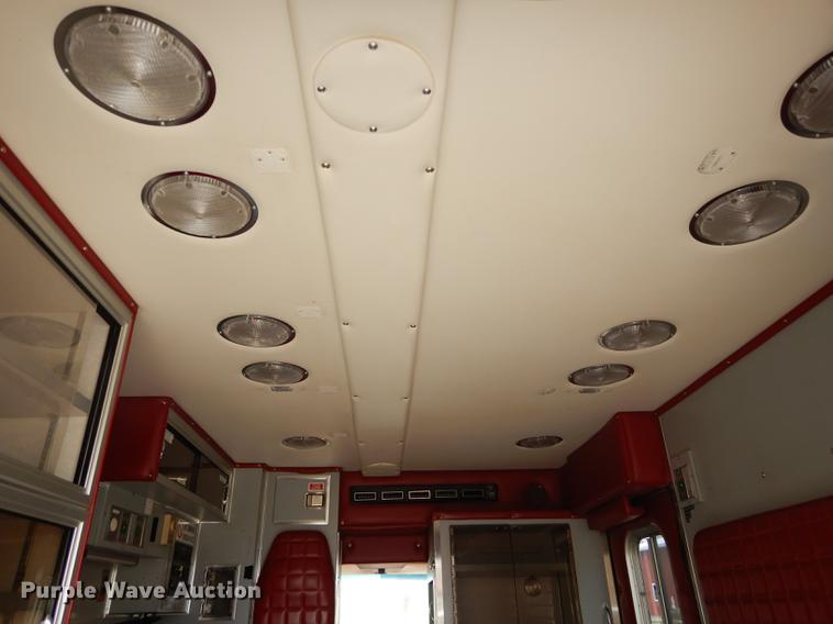 image for item DC0473 1989 Ford Econoline E350 XL ambulance