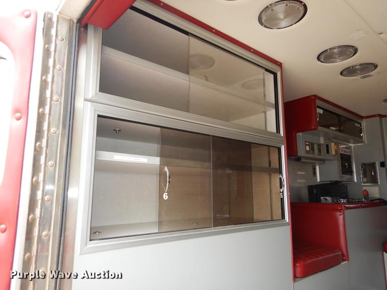 image for item DC0473 1989 Ford Econoline E350 XL ambulance