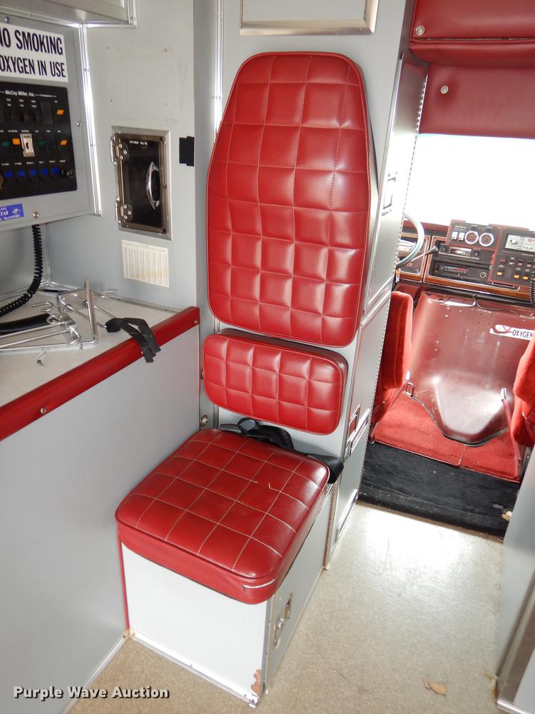 image for item DC0473 1989 Ford Econoline E350 XL ambulance