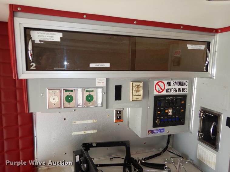 image for item DC0473 1989 Ford Econoline E350 XL ambulance