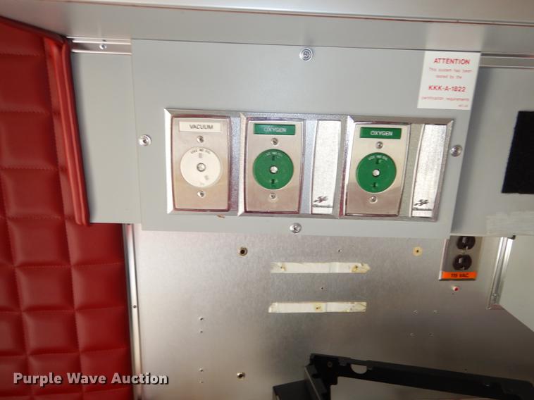 image for item DC0473 1989 Ford Econoline E350 XL ambulance