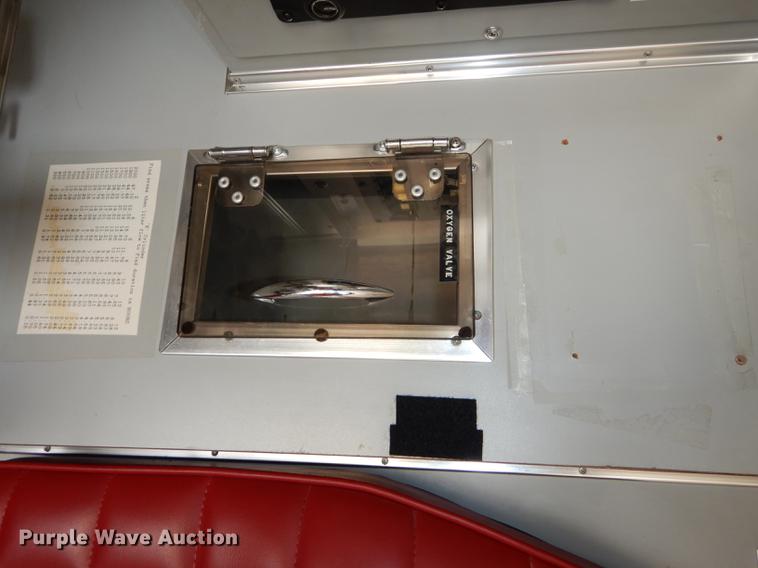 image for item DC0473 1989 Ford Econoline E350 XL ambulance