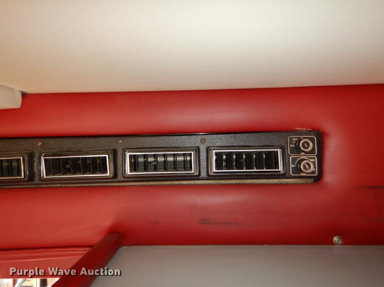 image for item DC0473 1989 Ford Econoline E350 XL ambulance