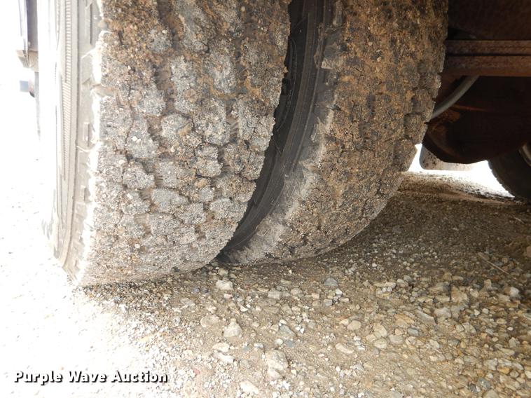 image for item DC0473 1989 Ford Econoline E350 XL ambulance