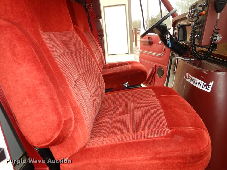 image for item DC0473 1989 Ford Econoline E350 XL ambulance