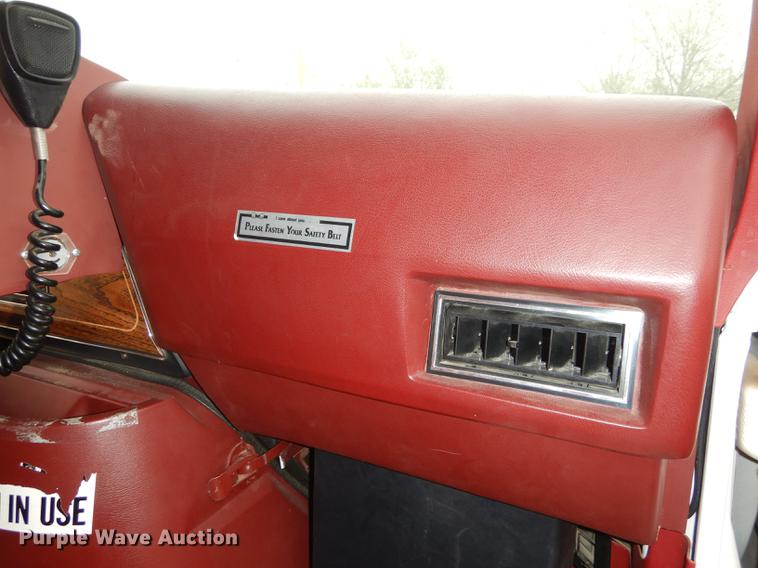 image for item DC0473 1989 Ford Econoline E350 XL ambulance