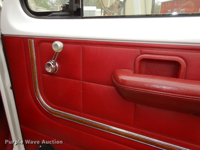 image for item DC0473 1989 Ford Econoline E350 XL ambulance