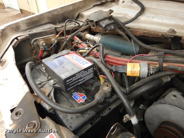 image for item DC0473 1989 Ford Econoline E350 XL ambulance