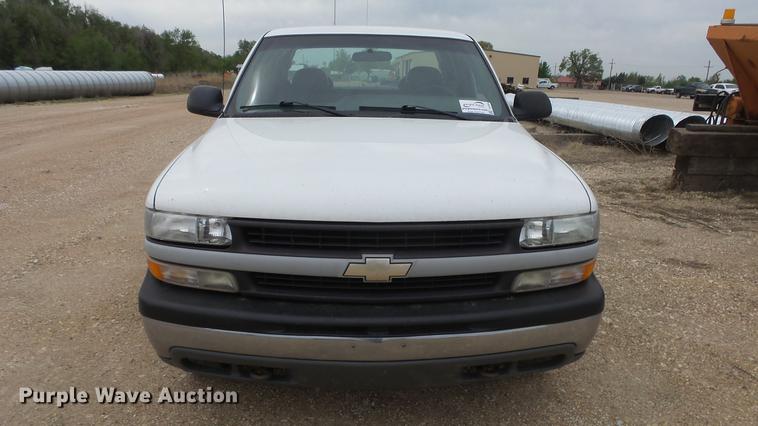 image for item DC3009 2000 Chevrolet Silverado 2500 Ext. Cab pickup truck