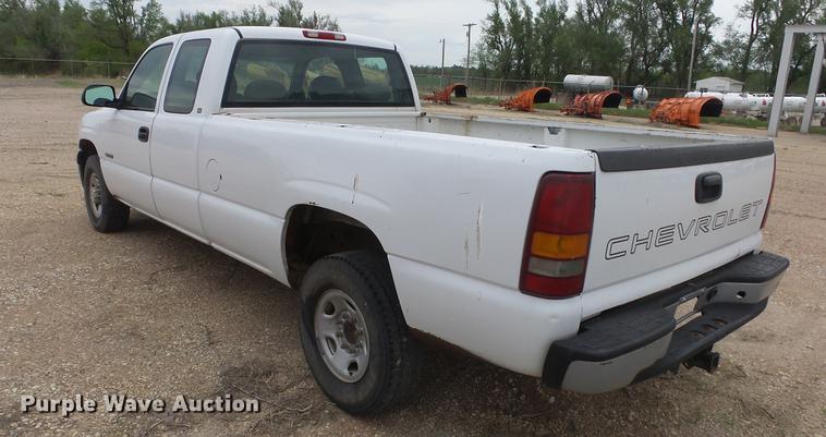 image for item DC3009 2000 Chevrolet Silverado 2500 Ext. Cab pickup truck
