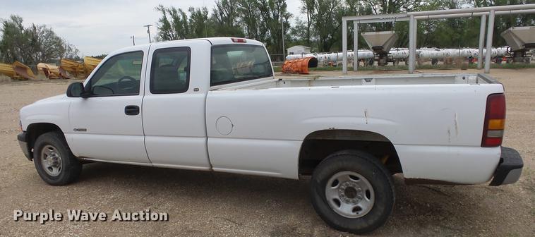image for item DC3009 2000 Chevrolet Silverado 2500 Ext. Cab pickup truck