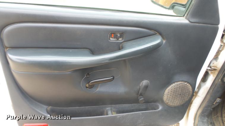 image for item DC3009 2000 Chevrolet Silverado 2500 Ext. Cab pickup truck